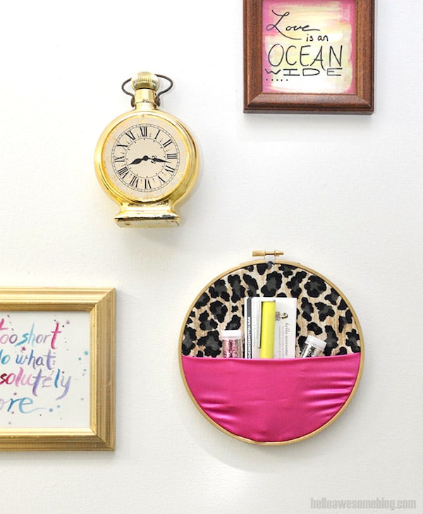 No-Sew Embroidery Hoop Wall Organizer - DIY Candy
