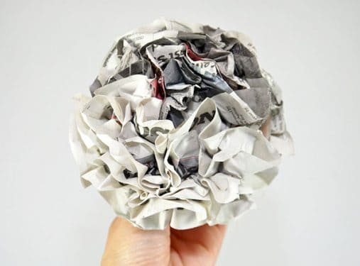 How to Make Pom Poms with Newspaper - DIY Candy