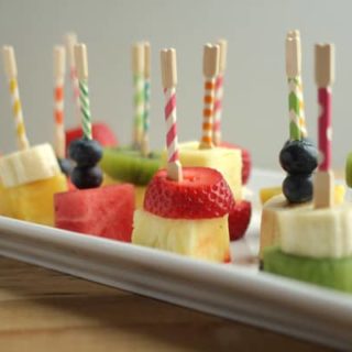 These fruit kabobs are so easy to make, and you'll also get a delicious dip recipe - AND learn how to make washi tape toothpicks!