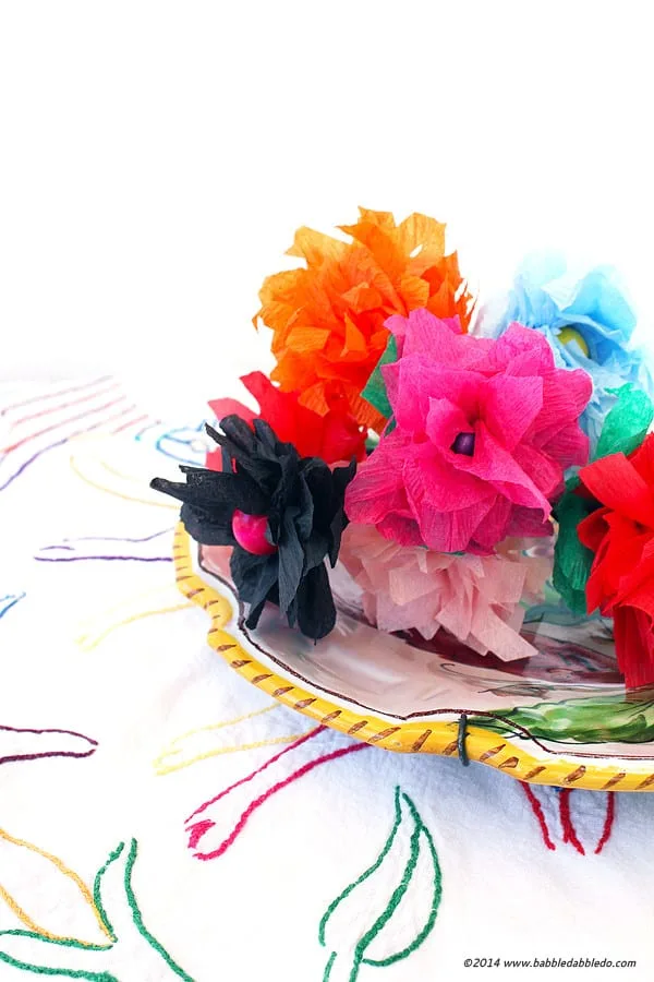 How to make crepe paper flowers in five minutes!