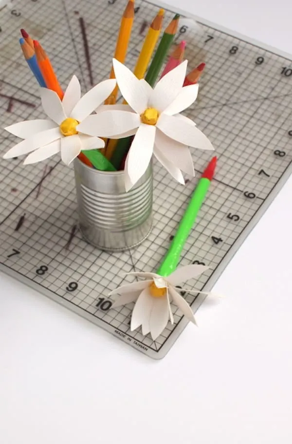 DIY flower pens made with duct tape in a metal can