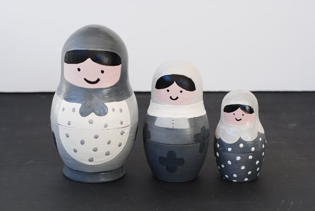 painting nesting dolls