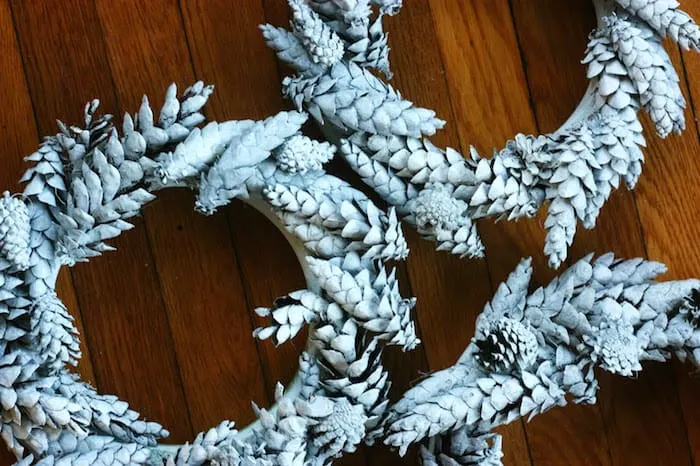 pine cone wreaths to make