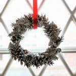 how to make a pinecone wreath