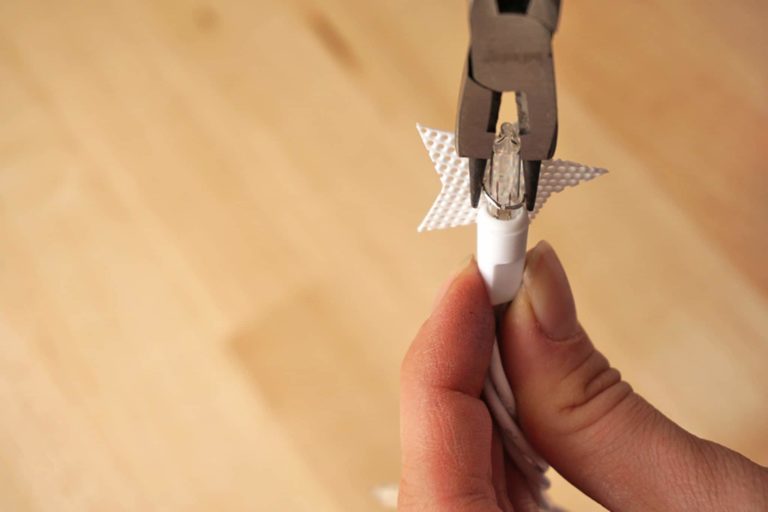 Star Christmas Light Covers Using Plastic Canvas DIY Candy