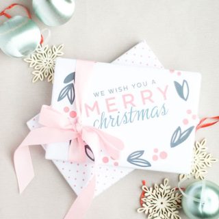 Have you started wrapping presents yet? This free printable 11 x 17 Christmas gift wrap is so cute and modern! Perfect for smaller gifts.