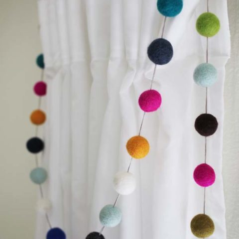 Details about   30Pcs Wool Felt Balls 30Pcs Garland String Hanging Ornament Home Party Craft DIY 