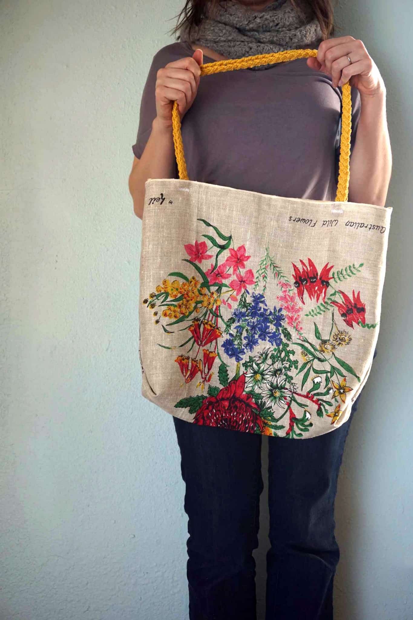 DIY grocery bag from a tea towel