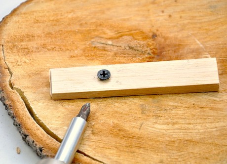 DIY House Number Sign with a Wood Slice - DIY Candy