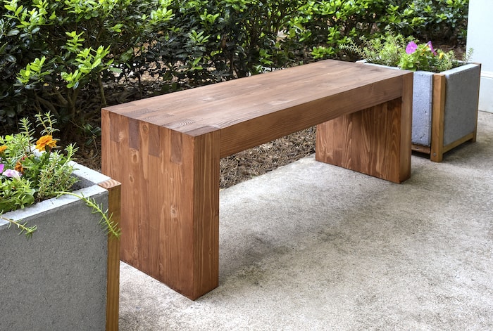 Williams Sonoma Inspired DIY Outdoor Bench - diycandy.com