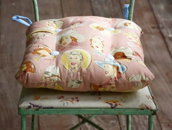 Simple Diy Chair Cushion With Ties In An Hour Candy - Make Chair Seat Cushion
