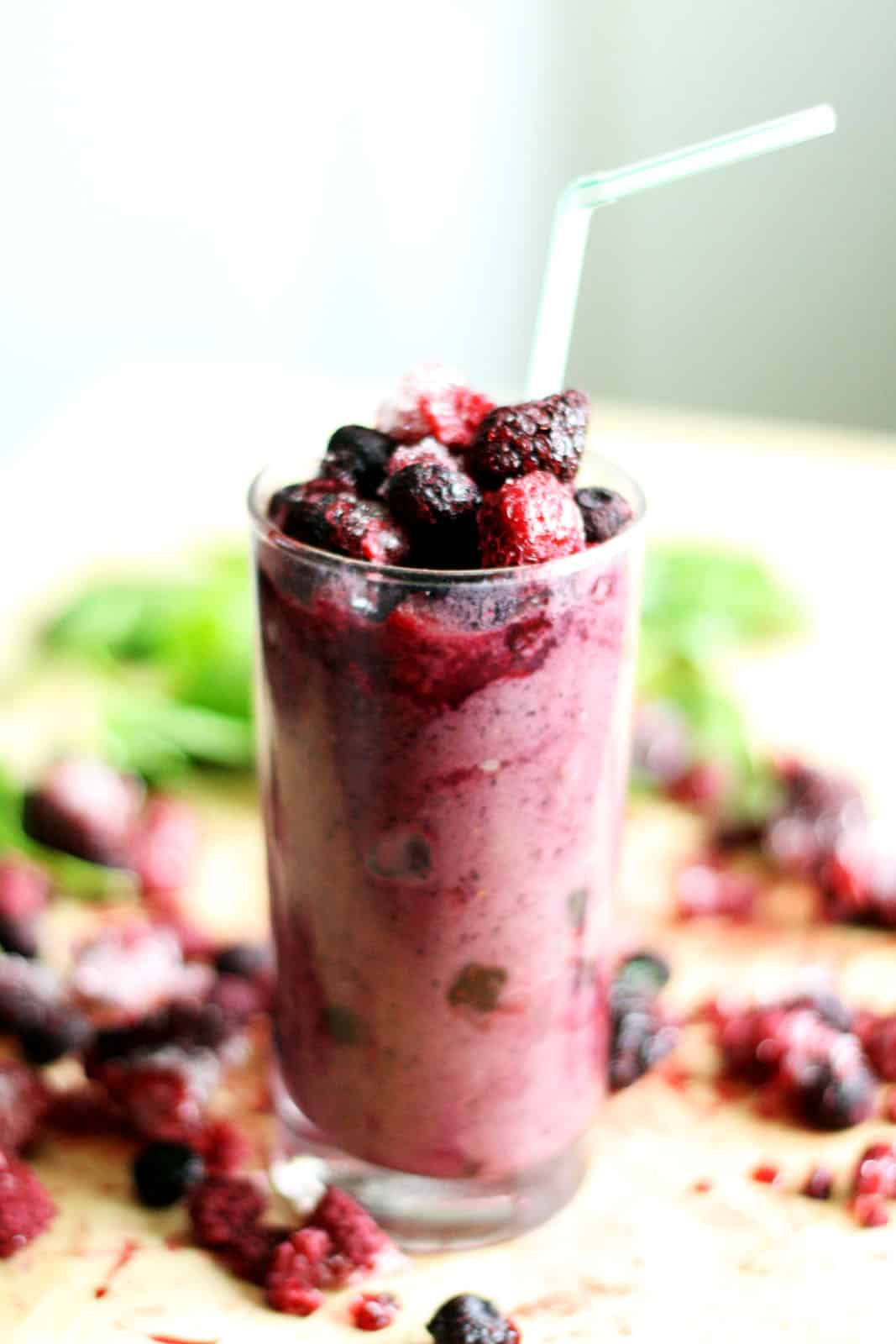 Healthy Power Smoothie with Berries and Spinach