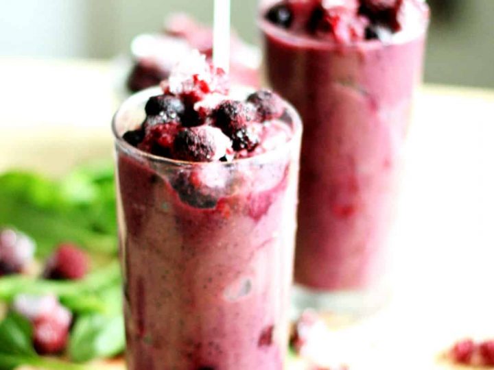 Berry Spinach Smoothie Recipe to Get Back on Track - DIY Candy