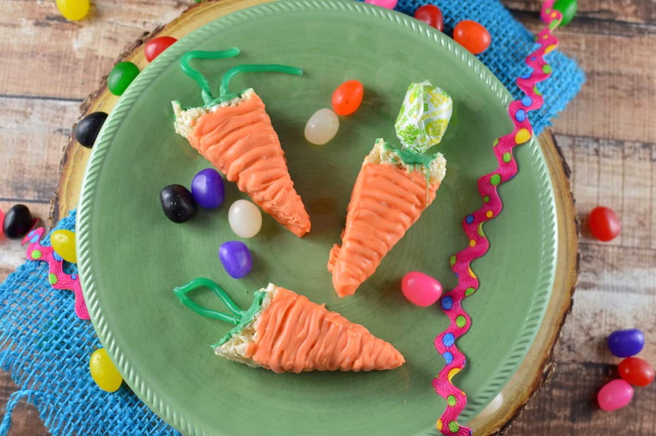 If you are looking for tasty and fun Easter dessert recipes, these carrot krispies are so easy to make - and everyone loves them! Enjoy this holiday sweet.