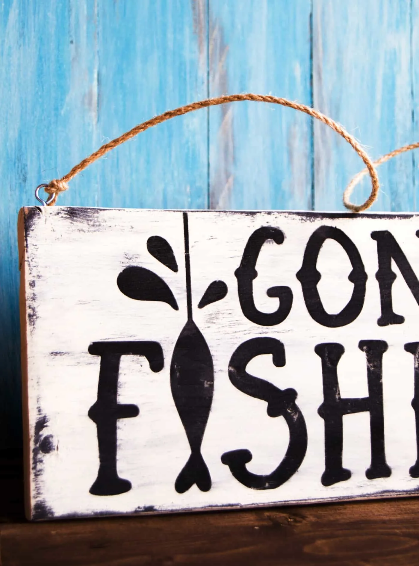 Father's Day Gift Gone Fishing DIY Sign