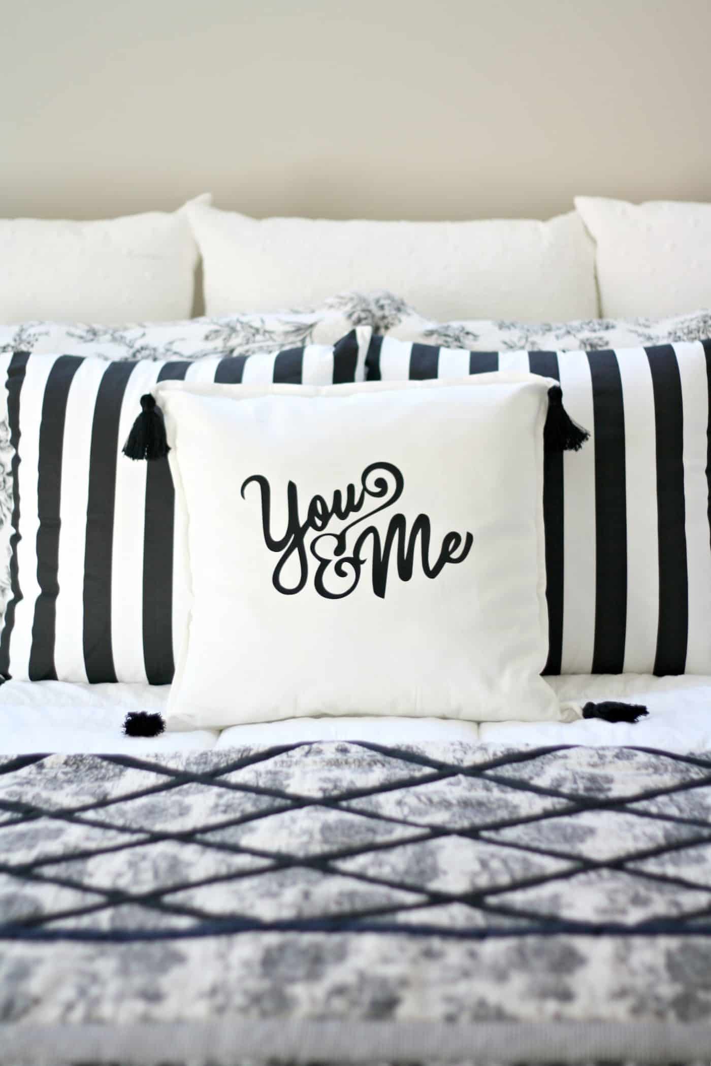 DIY decorative pillow cover with Expressions heat transfer vinyl