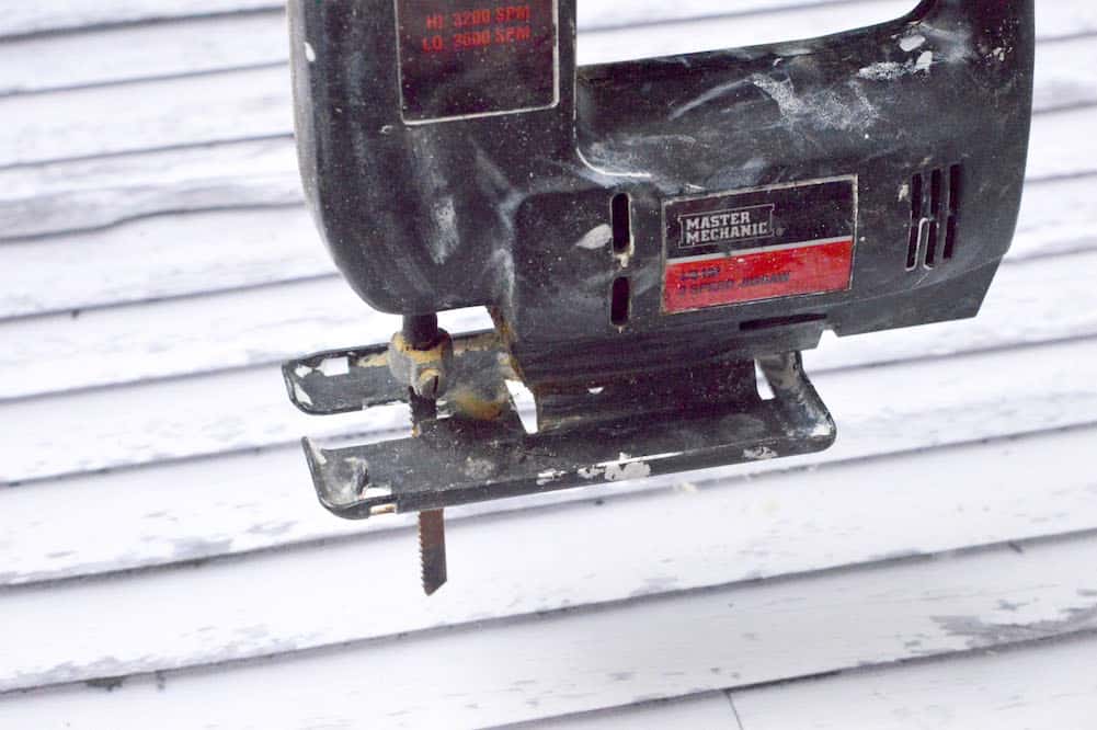Learn how to use a jig saw - a machine saw with a fine blade that enables it to cut curved lines in wood, metal, or plastic. They are very versatile!