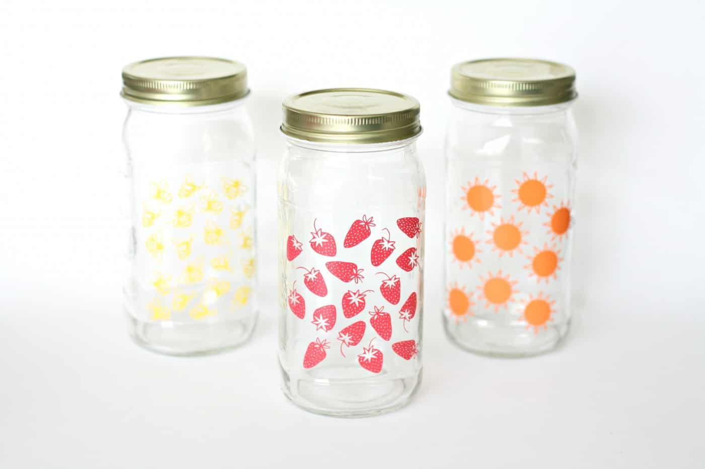 Simple Glass Jar Crafts for Summer (Too Cute!)