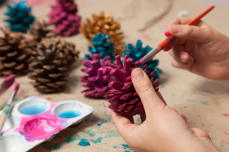 How to paint pine cones