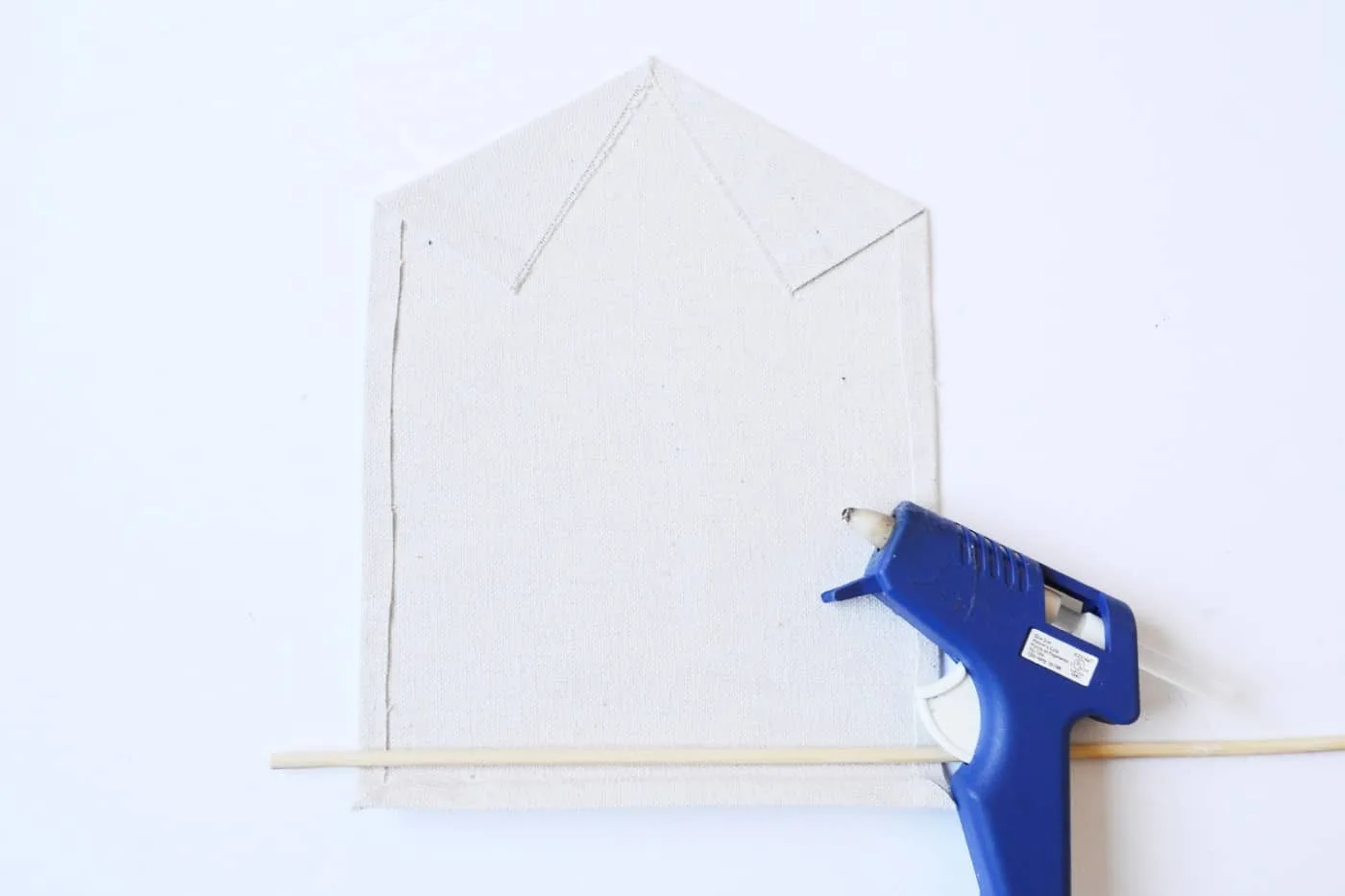 hot glue pocket for rod wall hanging