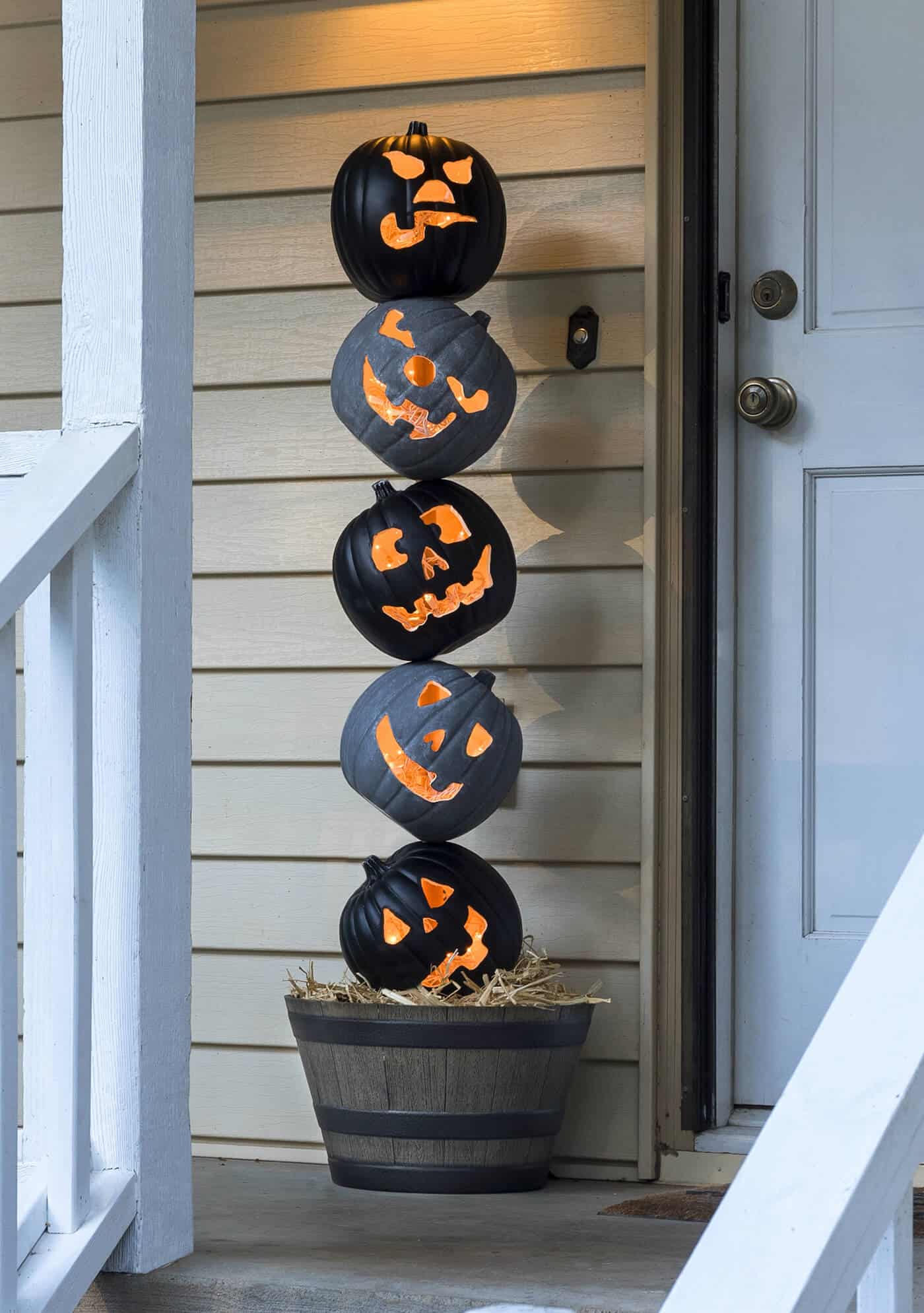 Lighted deals halloween decorations