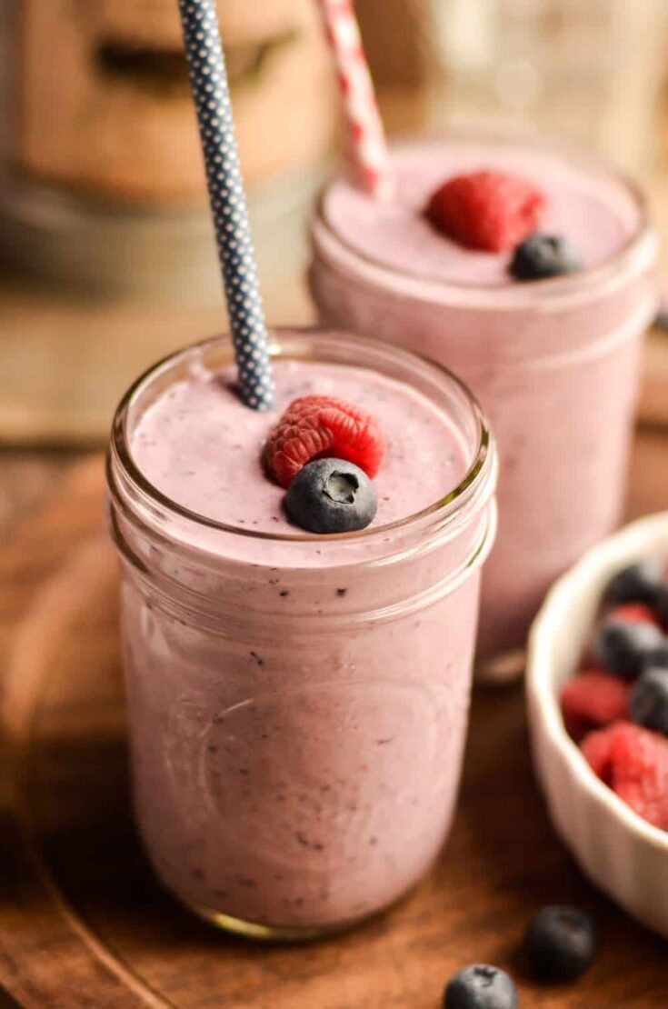Mixed Berry Oatmeal Smoothies in Mason Jars