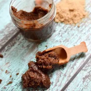 This cinnamon sugar hand scrub recipe smells like delicious baked goods! Make your hands soft and is perfect for a gift idea. So easy!