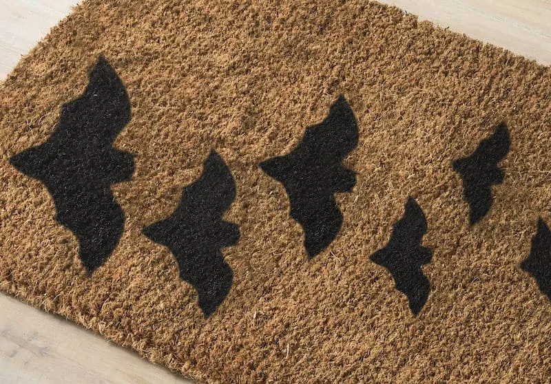 Make a doormat with a Halloween theme
