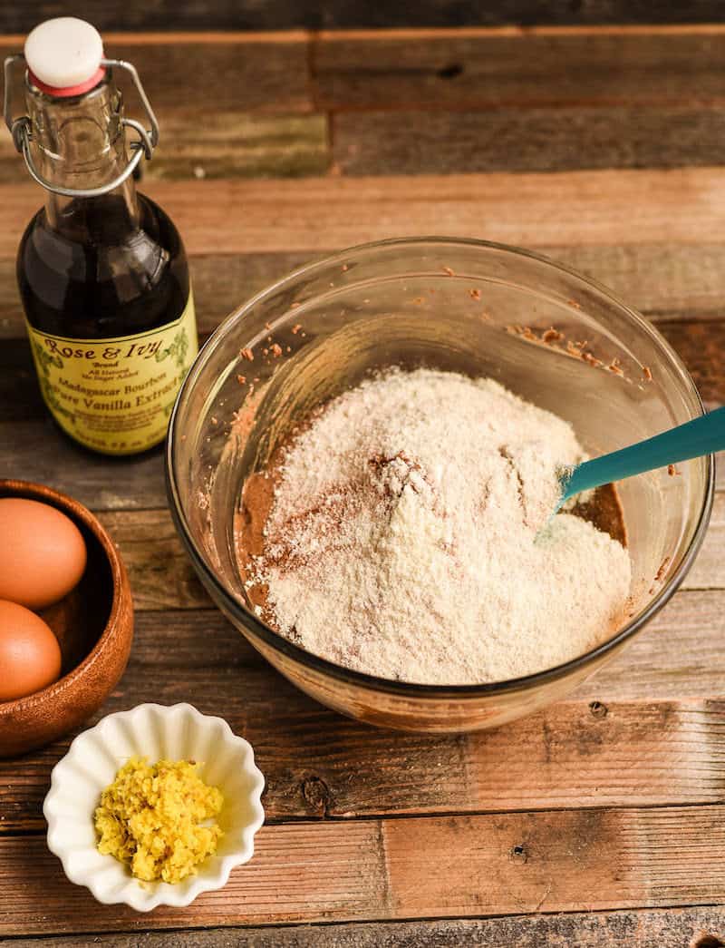 Whisk together the coconut flour, salt, cinnamon, baking soda and nutmeg