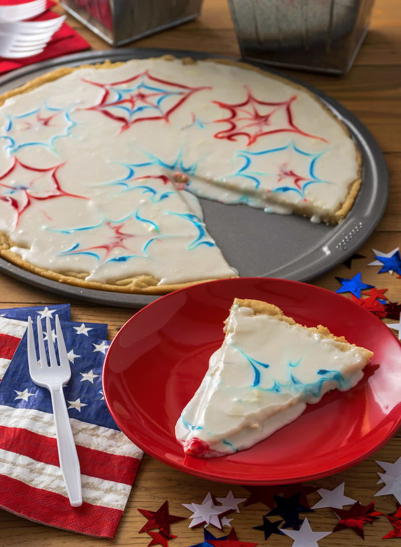 4th of July dessert cookie pizza