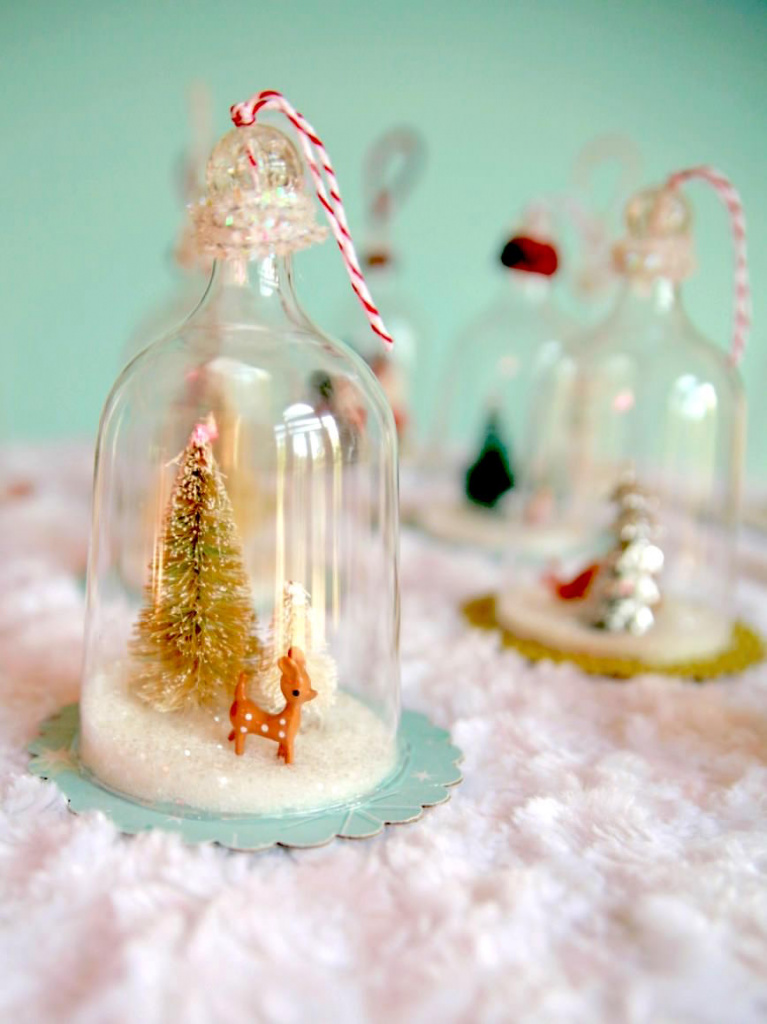 DIY Christmas Snow Globes You'll Love to Make - DIY Candy