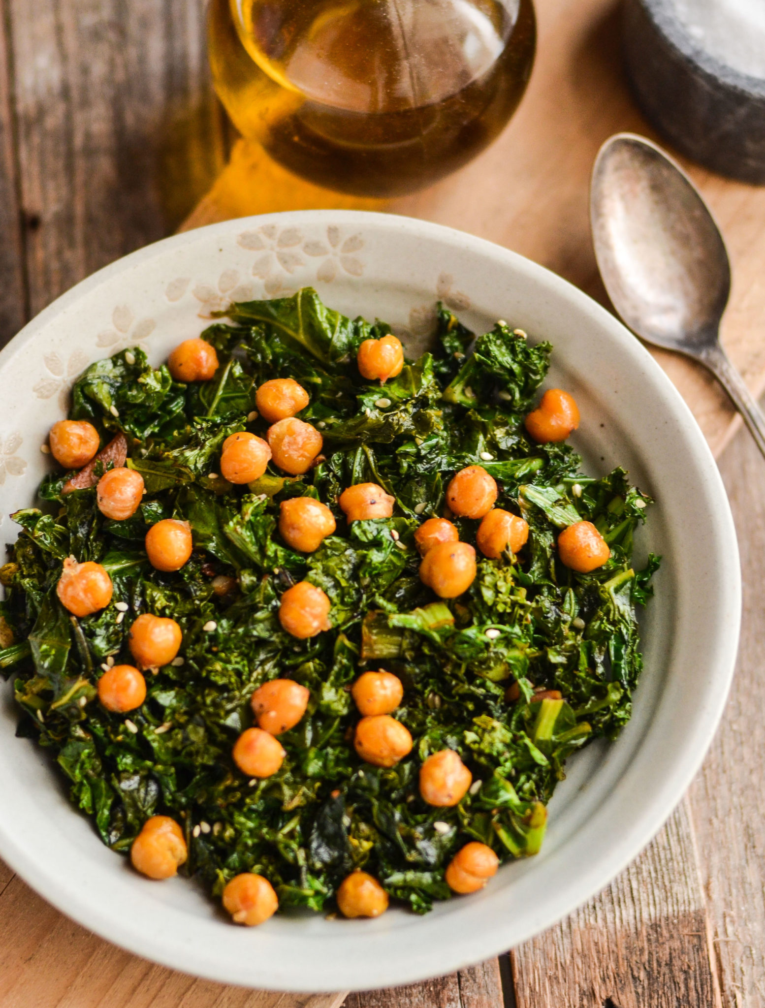 This Kale and Chickpeas Recipe is a Tasty Delight - DIY Candy