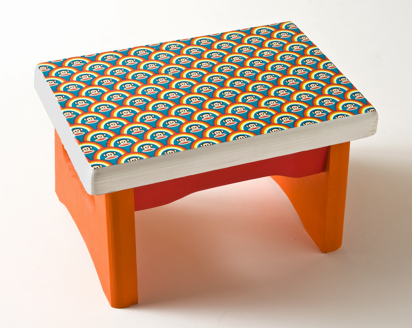How to decorate a stool with duct tape