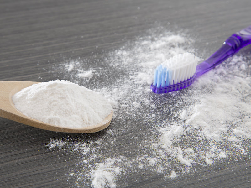 Beauty Hacks: Use Baking Soda or Peroxide to Brush Your Teeth