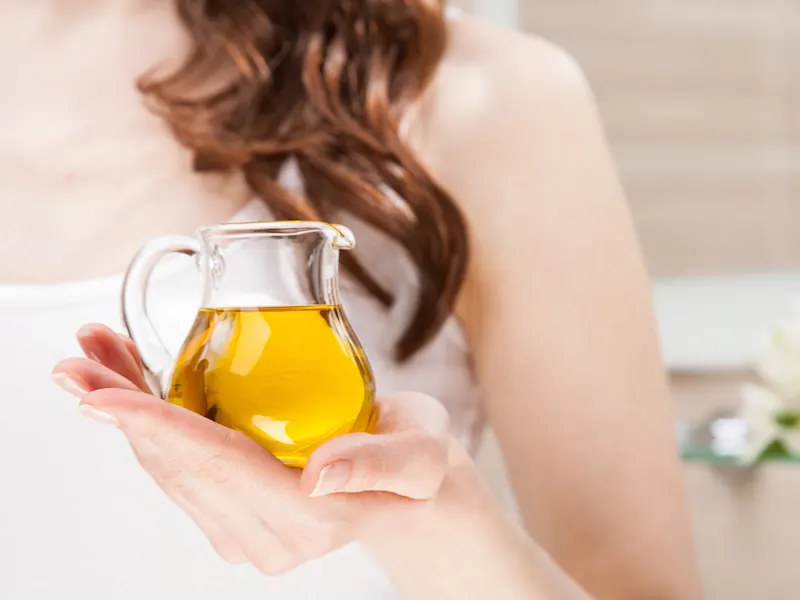 Beauty Hacks: Use Raw Honey to Keep Your Skin Glowing