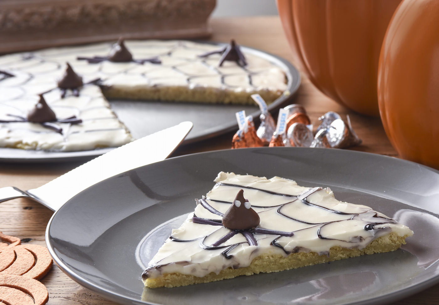 Halloween dessert pizza