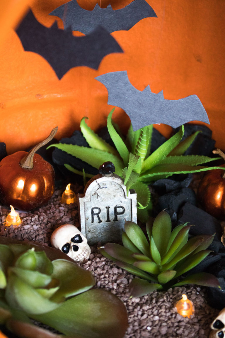 Spooky Pumpkin Terrarium For Halloween Decor DIY Candy