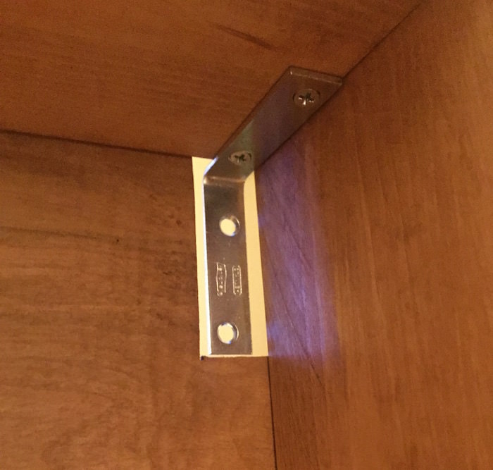 Corner braces in the cutouts