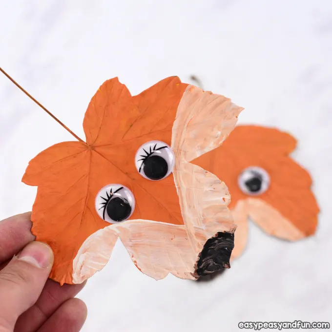 Festive Fall Leaf Crafts the Family Will Love - DIY Candy