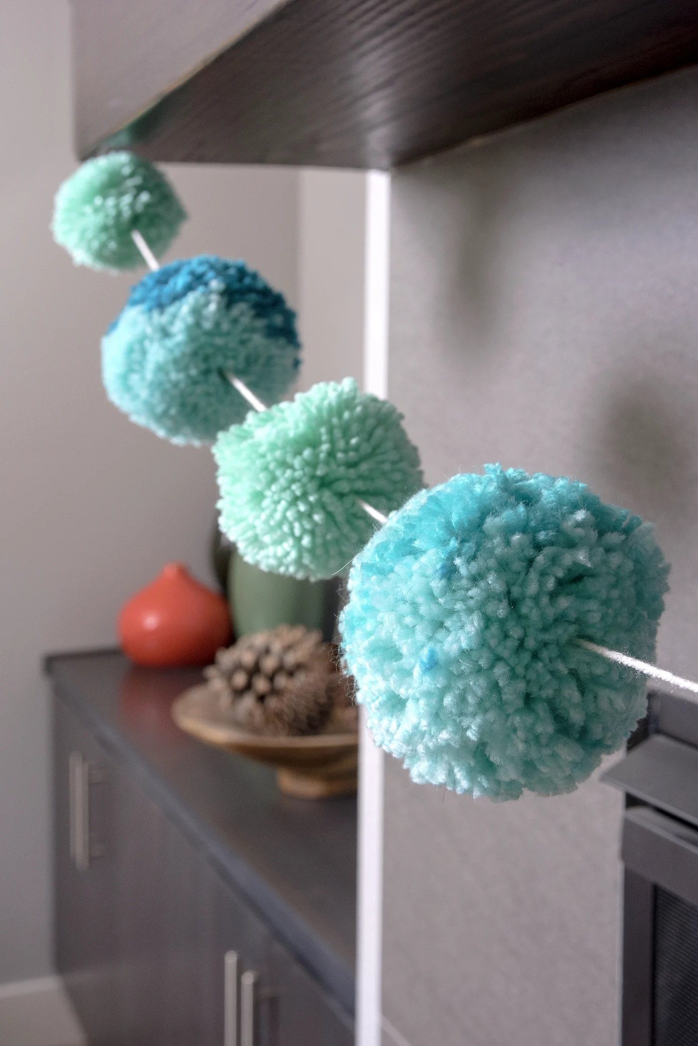 Make a Pom Garland in Easy Steps! - DIY Candy