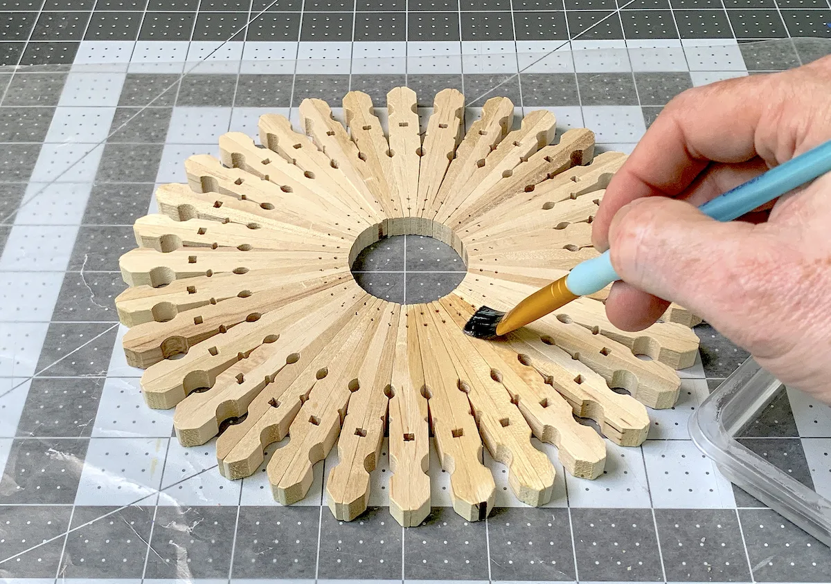 How To Make A Beautiful Trivet From Wooden Clothespins Chalking Up