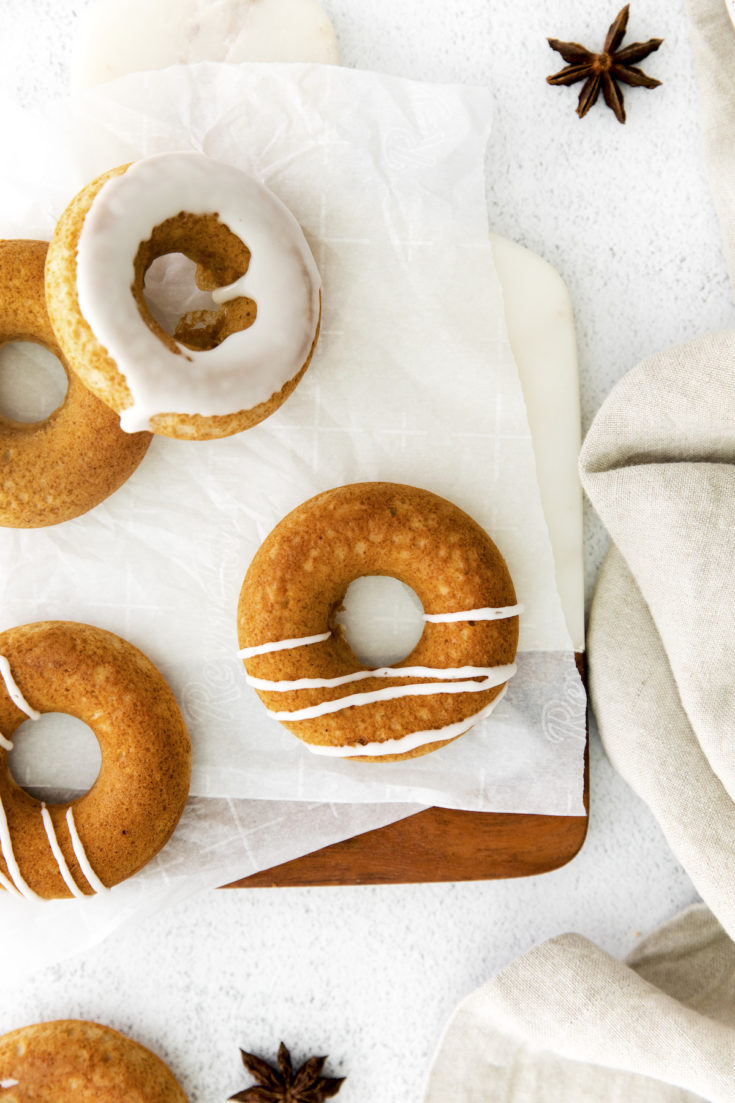 Easy-maple-chai-baked-donuts