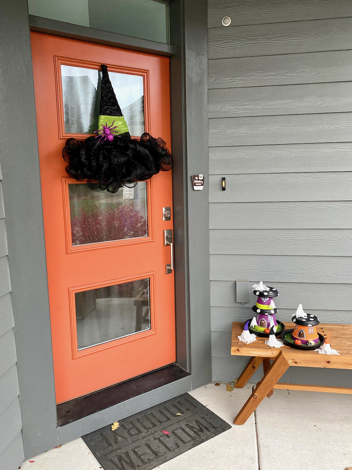 Easy witch wreath and Halloween display