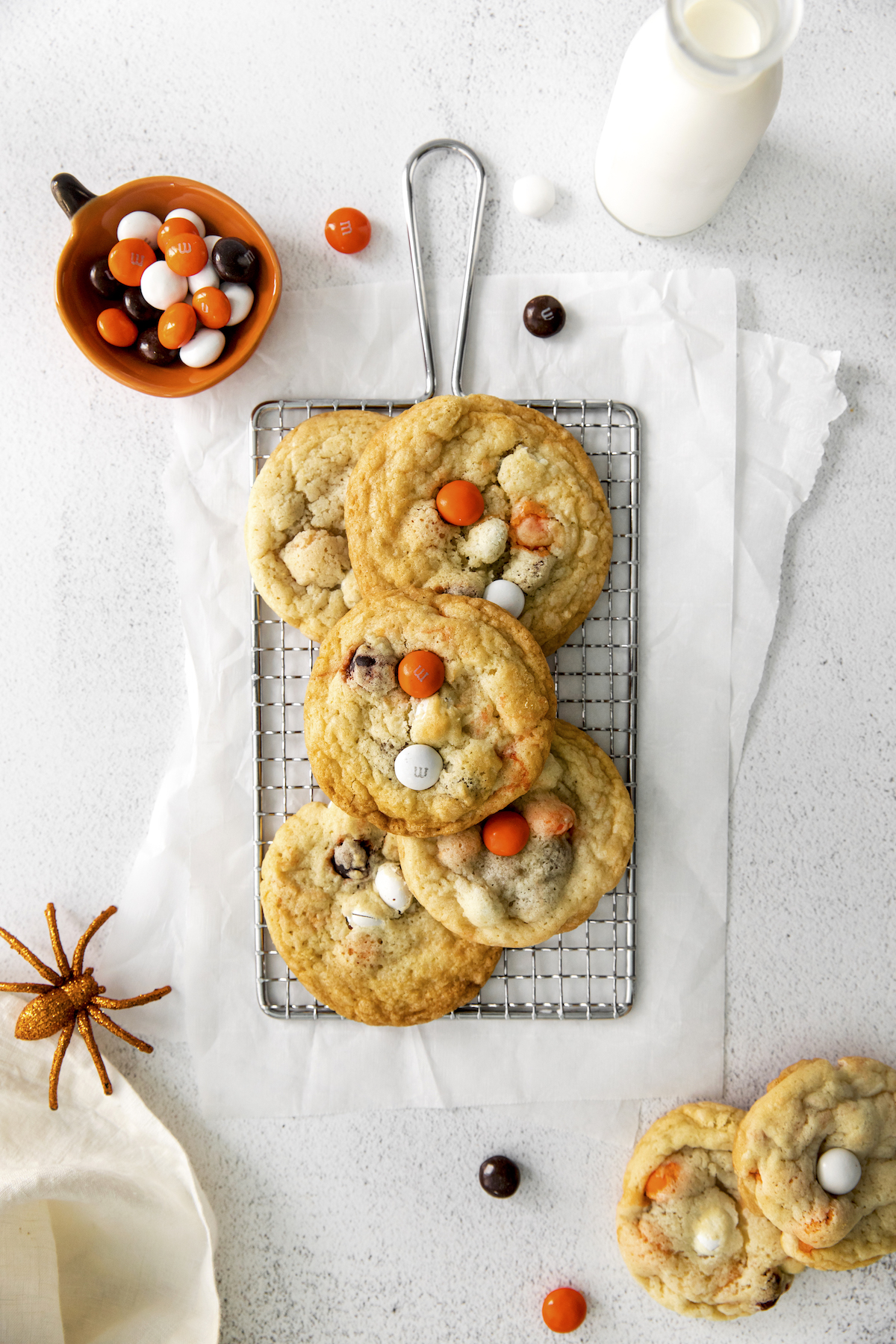 Halloween M&M Cookies Are a Delicious Treat - DIY Candy