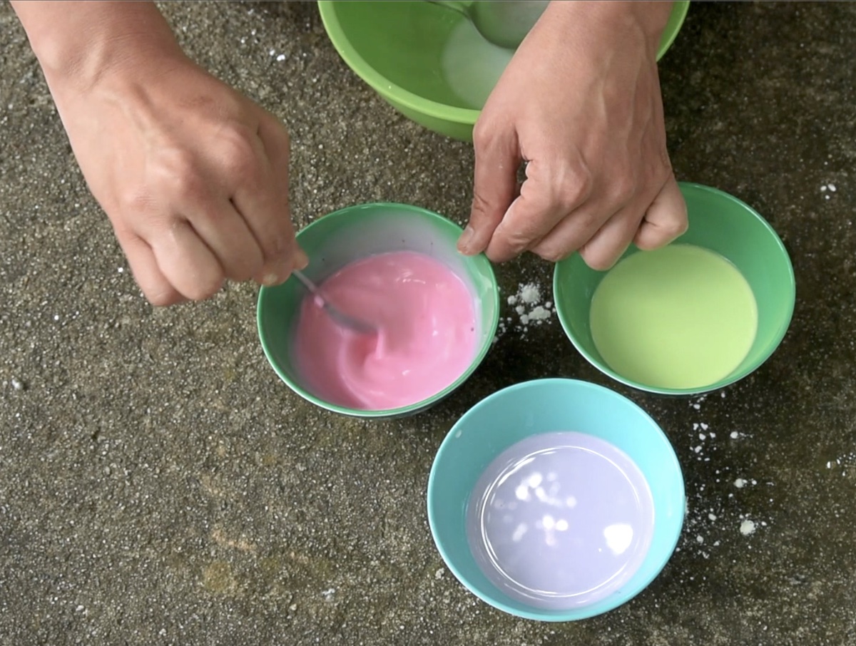 DIY Sidewalk Chalk Paint - Mix 3 Ingredients in 5 Minutes!