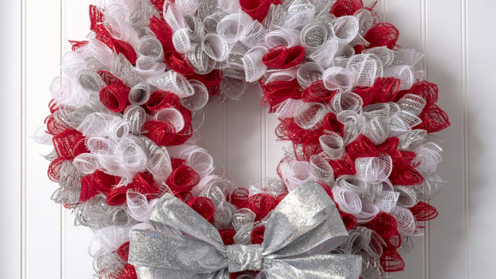 How To Weave Ribbon Through A Wreath