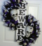 Halloween Mesh Wreaths You'll Want For Your Home - DIY Candy