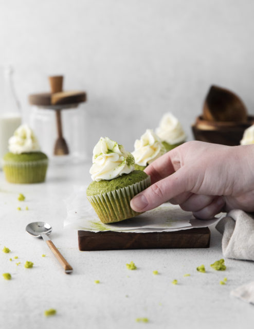 Matcha Cupcakes with Vanilla Cream Cheese Frosting - DIY Candy