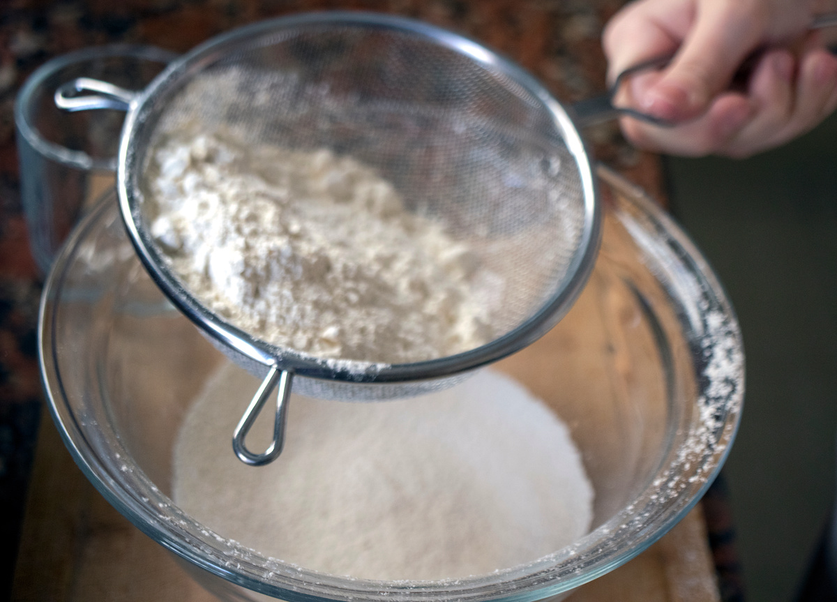 Add-flour-and-salt-to-a-glass-bowl