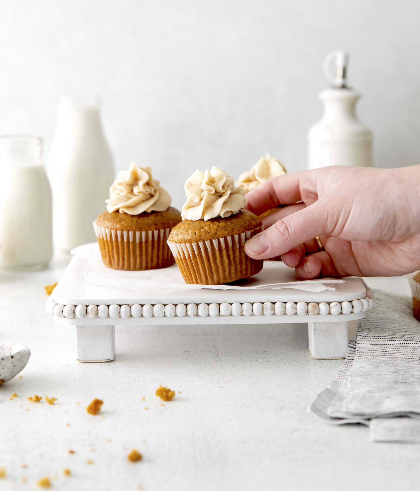 Gingerbread Cupcakes with Spiced White Chocolate Buttercream Frosting